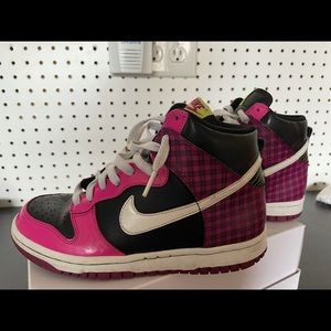 Nike Classic Logo Sneskers